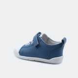 Deportiva respetuosa Ariel Azafata