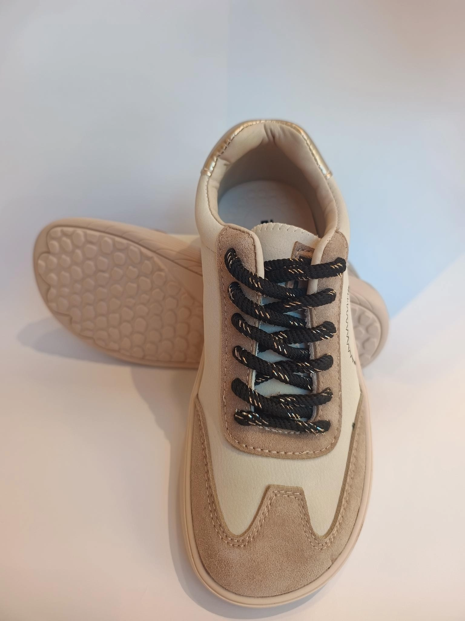 Zapatilla barefoot BB UP en color beige oro - Ohana Barefoot