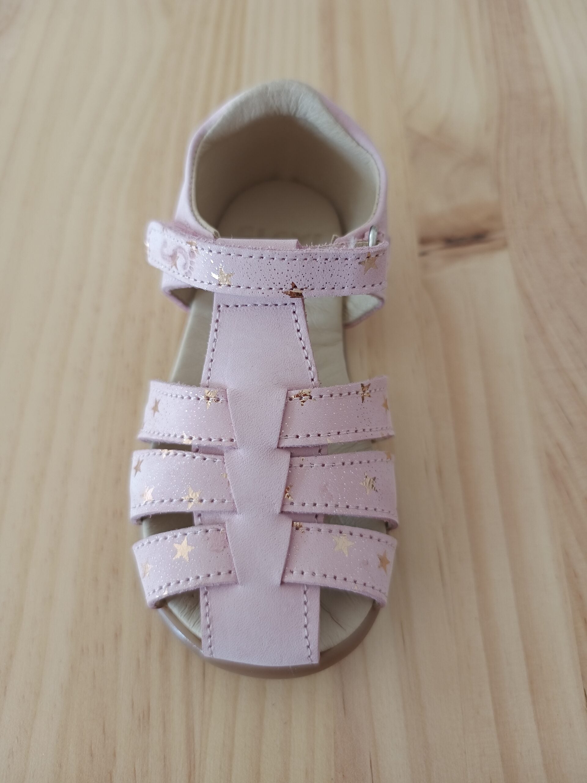 Sandalia respetuosa Rosa con estrellas con puntera cerrada - Ohana Barefoot