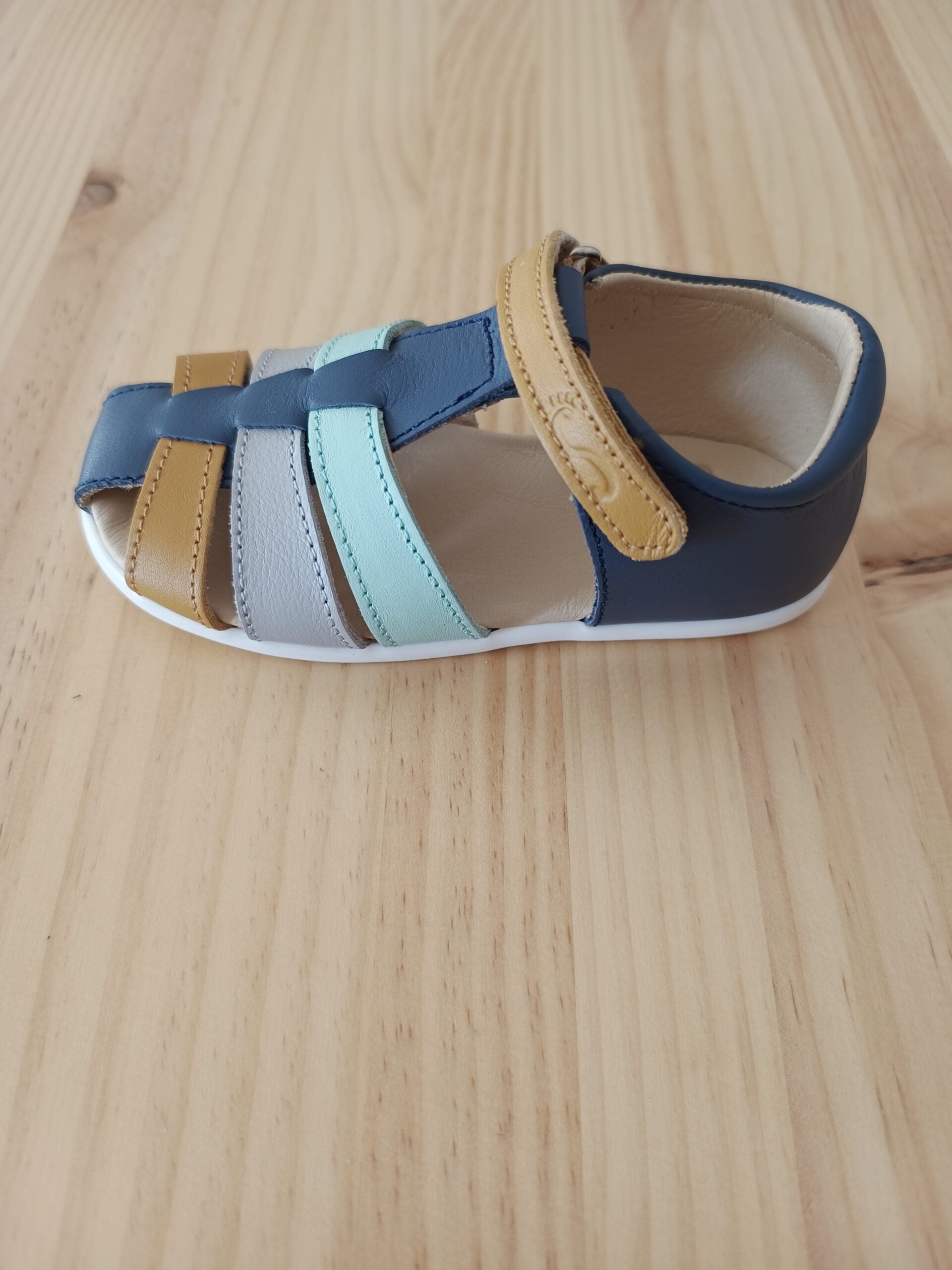 Sandalia respetuosa Multicolor con puntera cerrada - Ohana Barefoot
