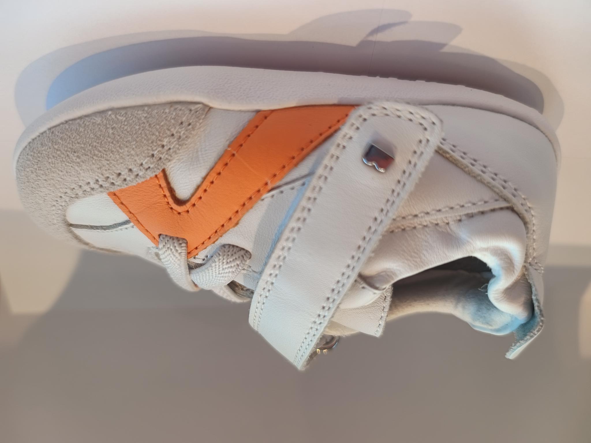Zapatilla respetuosa primeros pasos Chase White-Orange peel - Ohana Barefoot