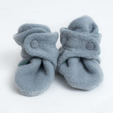 Patucos respetuosos en forro polar para porteo en color Gris