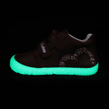 Calzado respetuoso en Burdeos con suela fluorescente