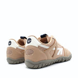 Deportiva barefoot Court Nude