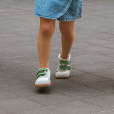 Zapatilla respetuosa Petra Mini Forest Green