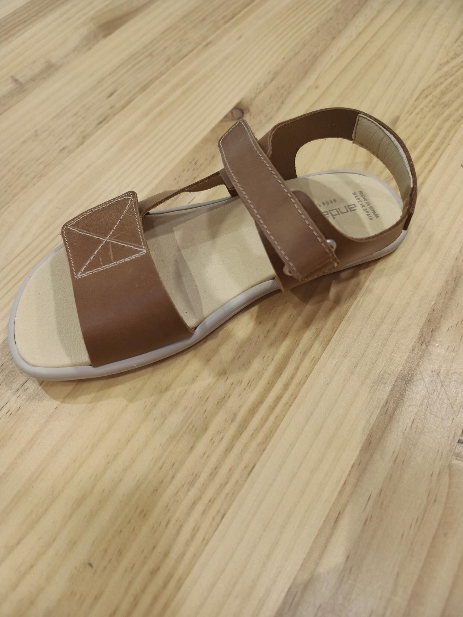 SANDALIA RESPETUOSA DE PIEL VAQUETILLA ROBLE DE ANDANINES - Ohana Barefoot