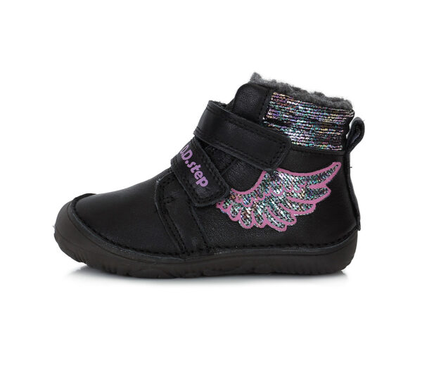 BOTAS NEGRAS RESPETUOSAS CON DETALLES EN ROSA, SUELA FLUORESCENTE Y BORREGUITO-D.D.STEP