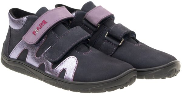 BOTA IMPERMEABLE CON DETALLES EN LILA - FARE BARE