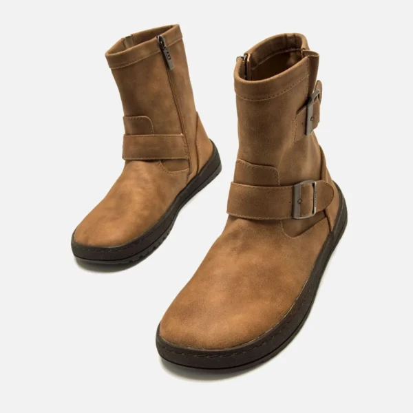 BOTA MUSTANG FREE ALASKA TAUPE CON HEBILLAS - Imagen 3