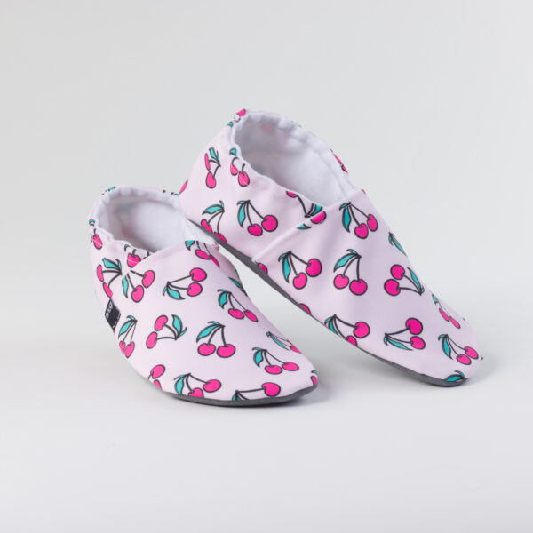 ZAPATILLA DE INTERIOR DE ADULTO RESPETUOSAS SWEET CHERRIES DE SNUGI