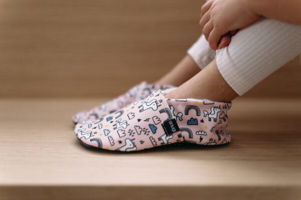ZAPATILLAS DE INTERIOR RESPETUOSAS UNICORNIO DE SNUGI - Imagen 2