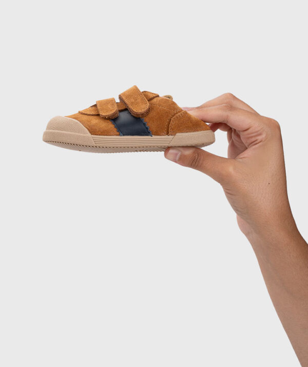DEPORTIVA RESPETUOSA DE SERRAJE BERLIN IGOR BAREFOOT WIDE COLOR MOSTAZA - Imagen 3